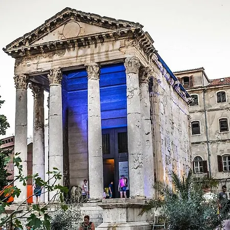 Zora Apartment Pula